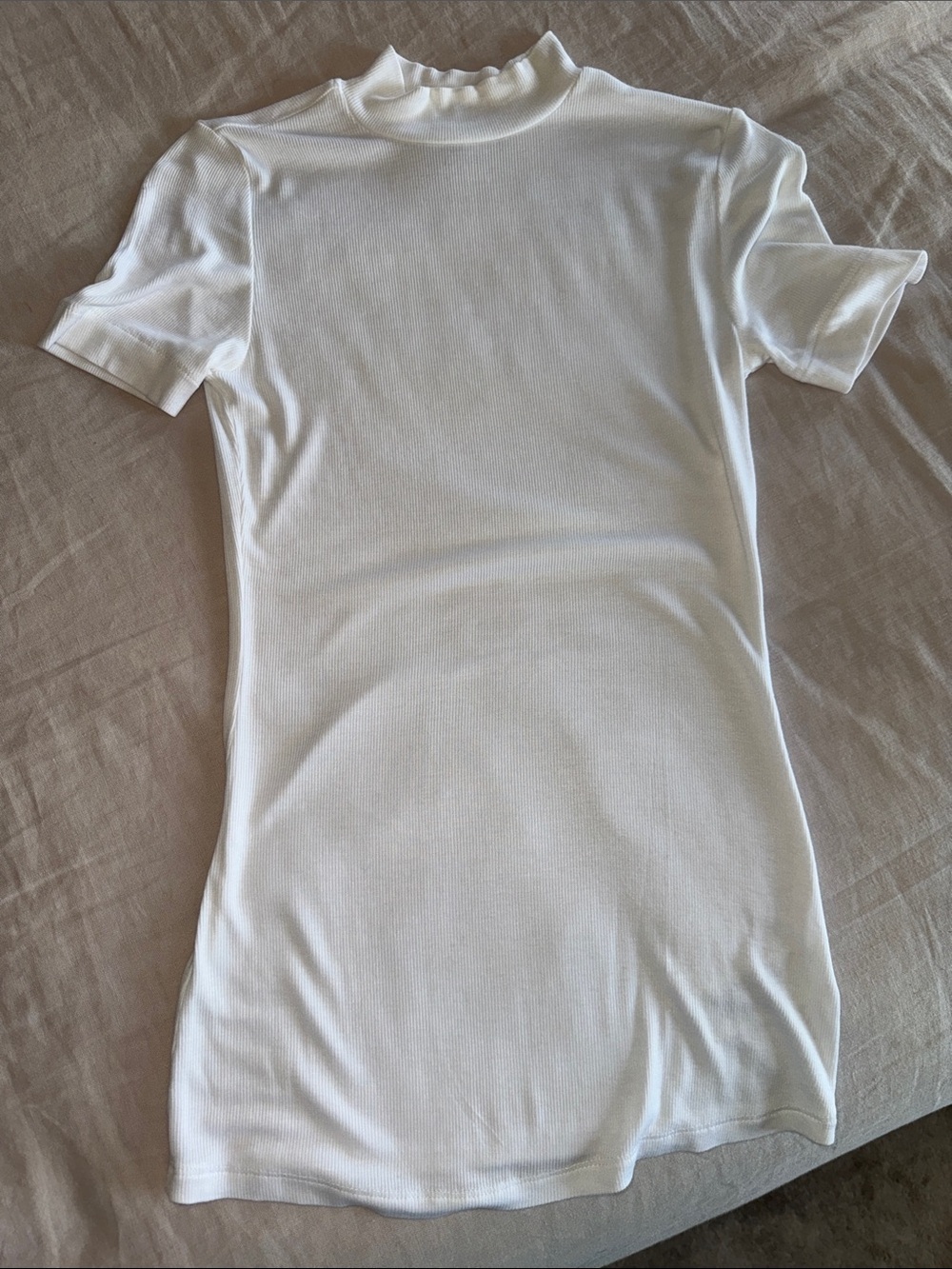 Babaton White Mock Neck Short Sleeve Tee